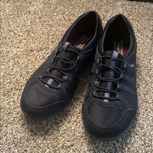 Sketchers navy relaxed fit memory foam sneakers size 9.5